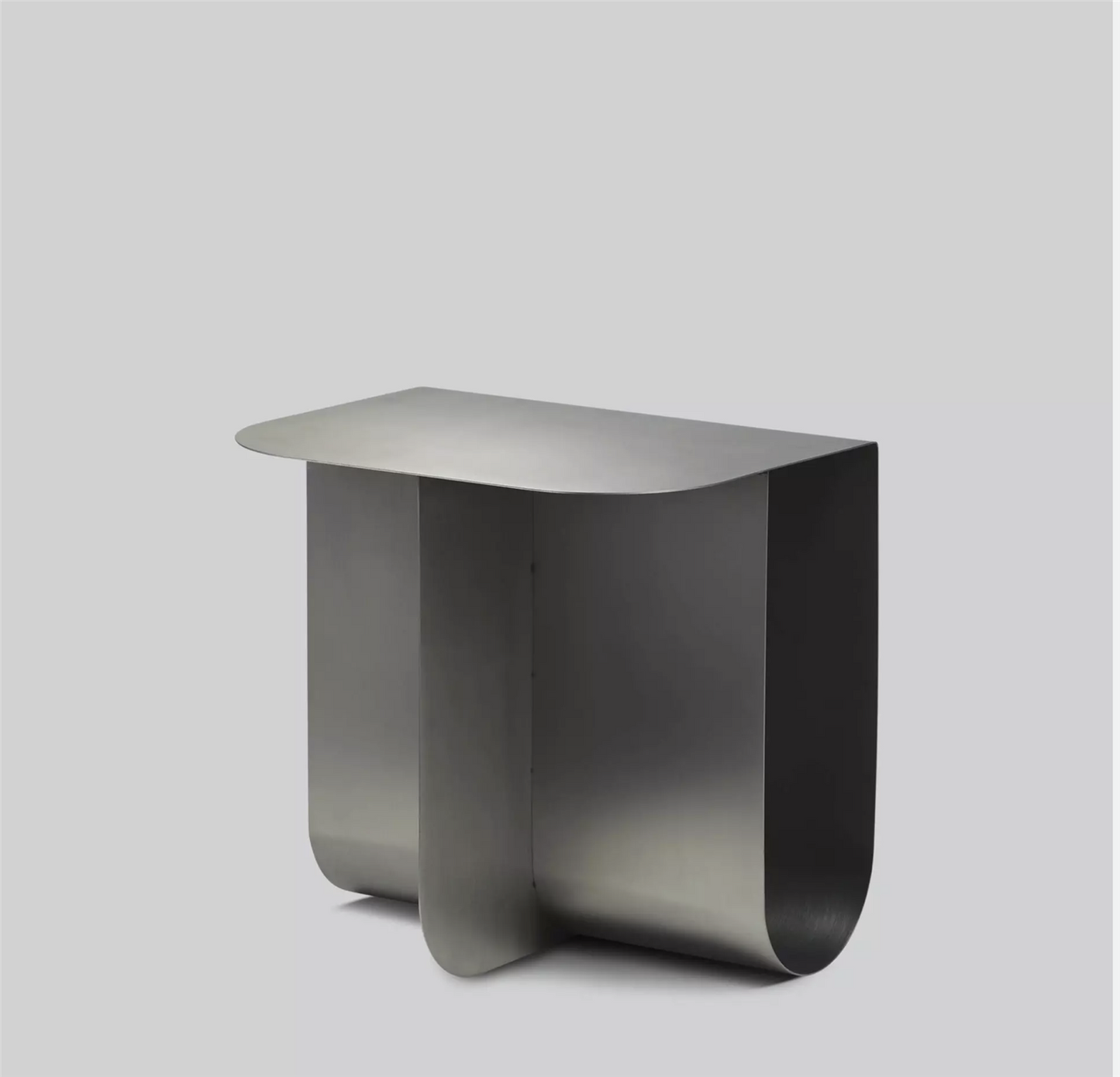 Mass side table Brushed brass