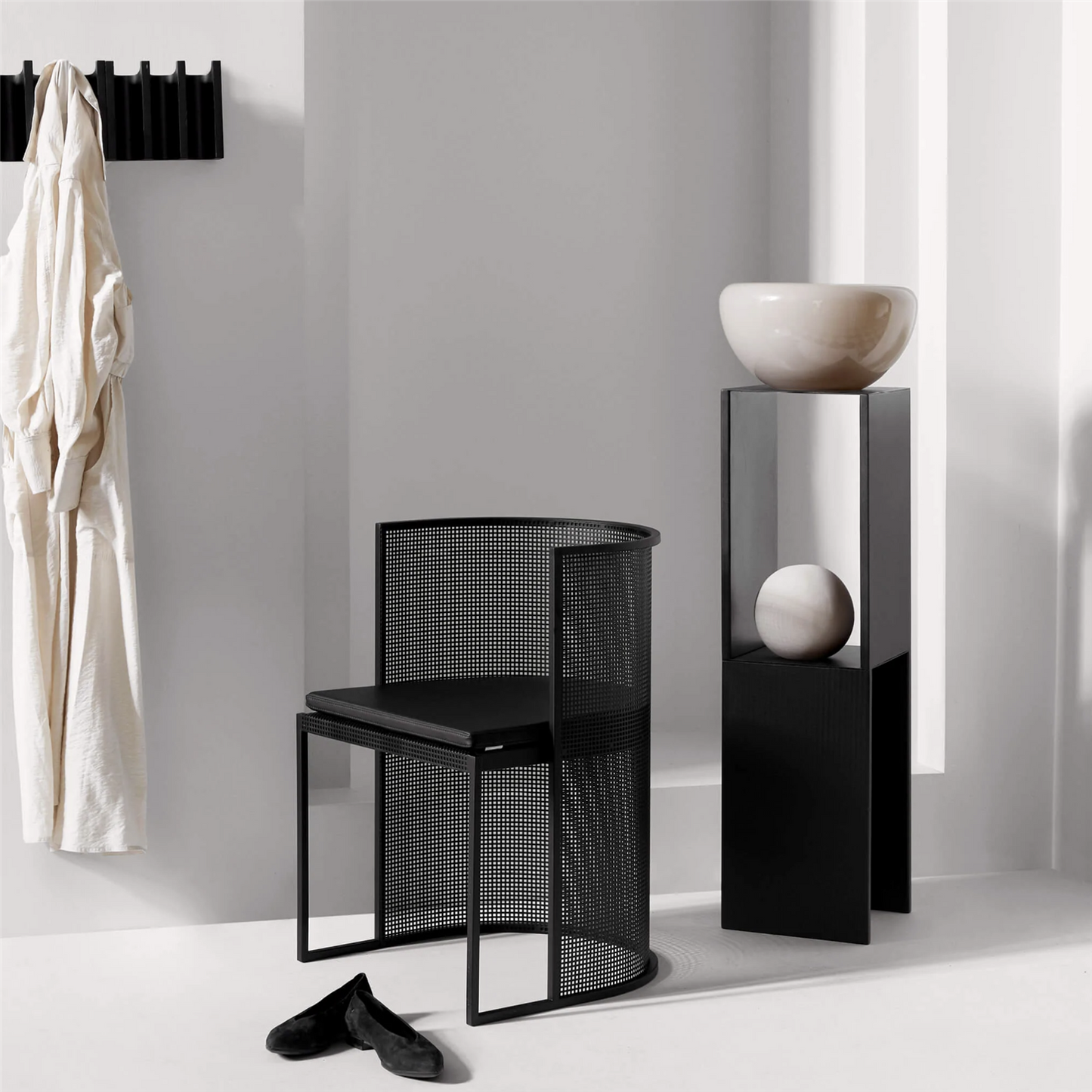 Column Coat Rack, Black