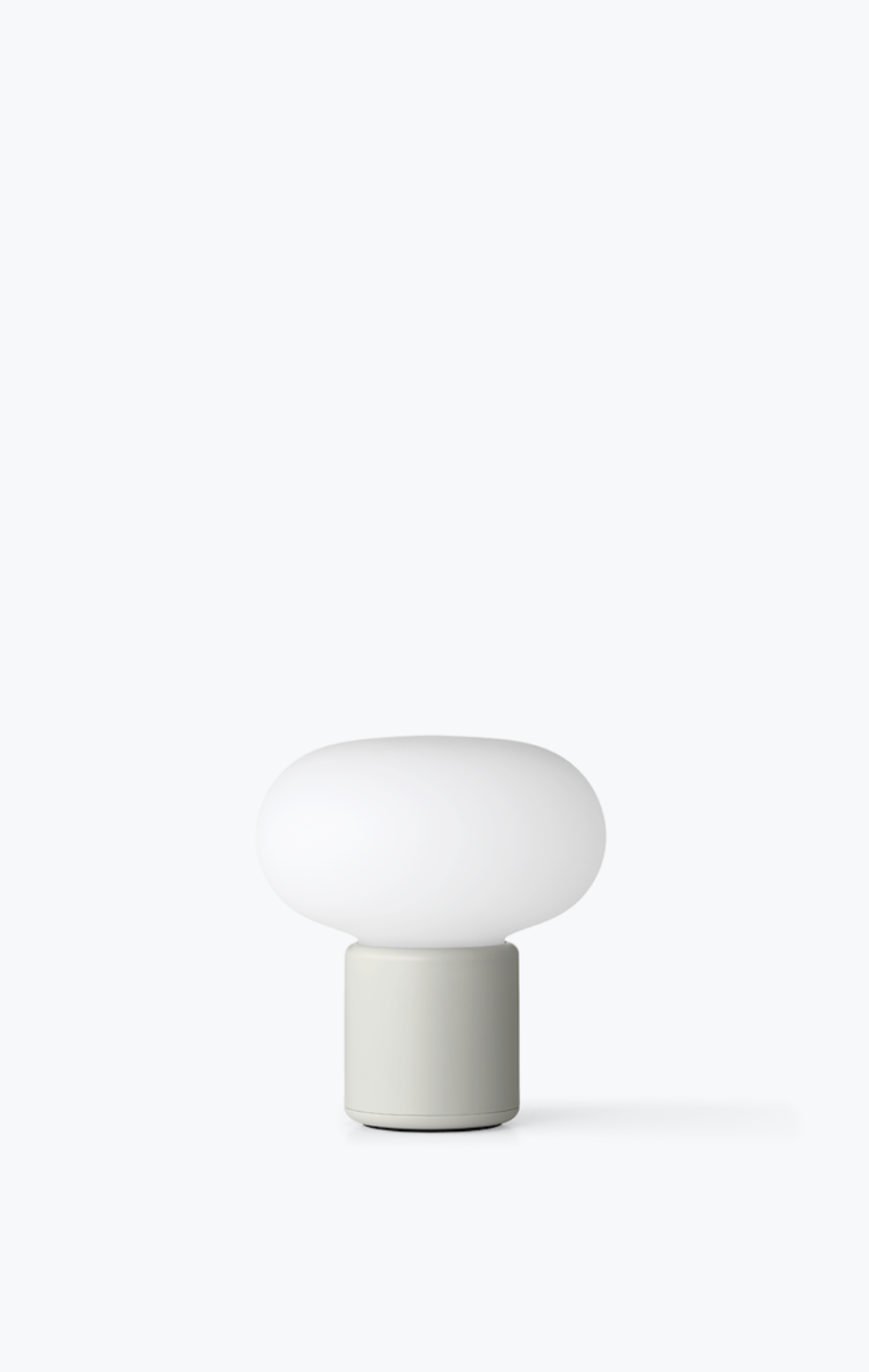 Karl-Johan Portable Bordlampe Signe Hytte light grey