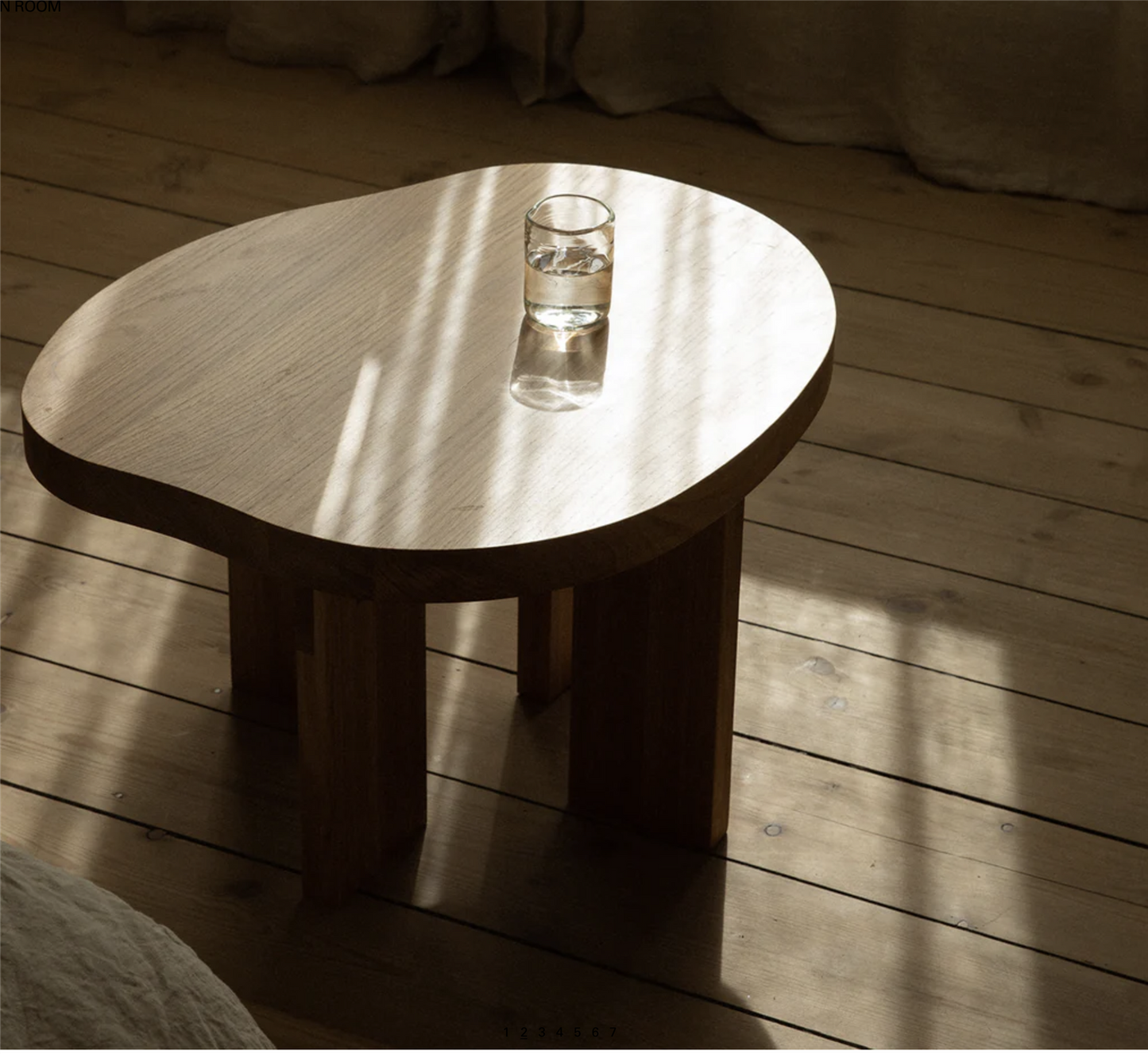 Farmhouse Side Table Natural Oak Pond H 37 / W 51 / L 58.8 cm