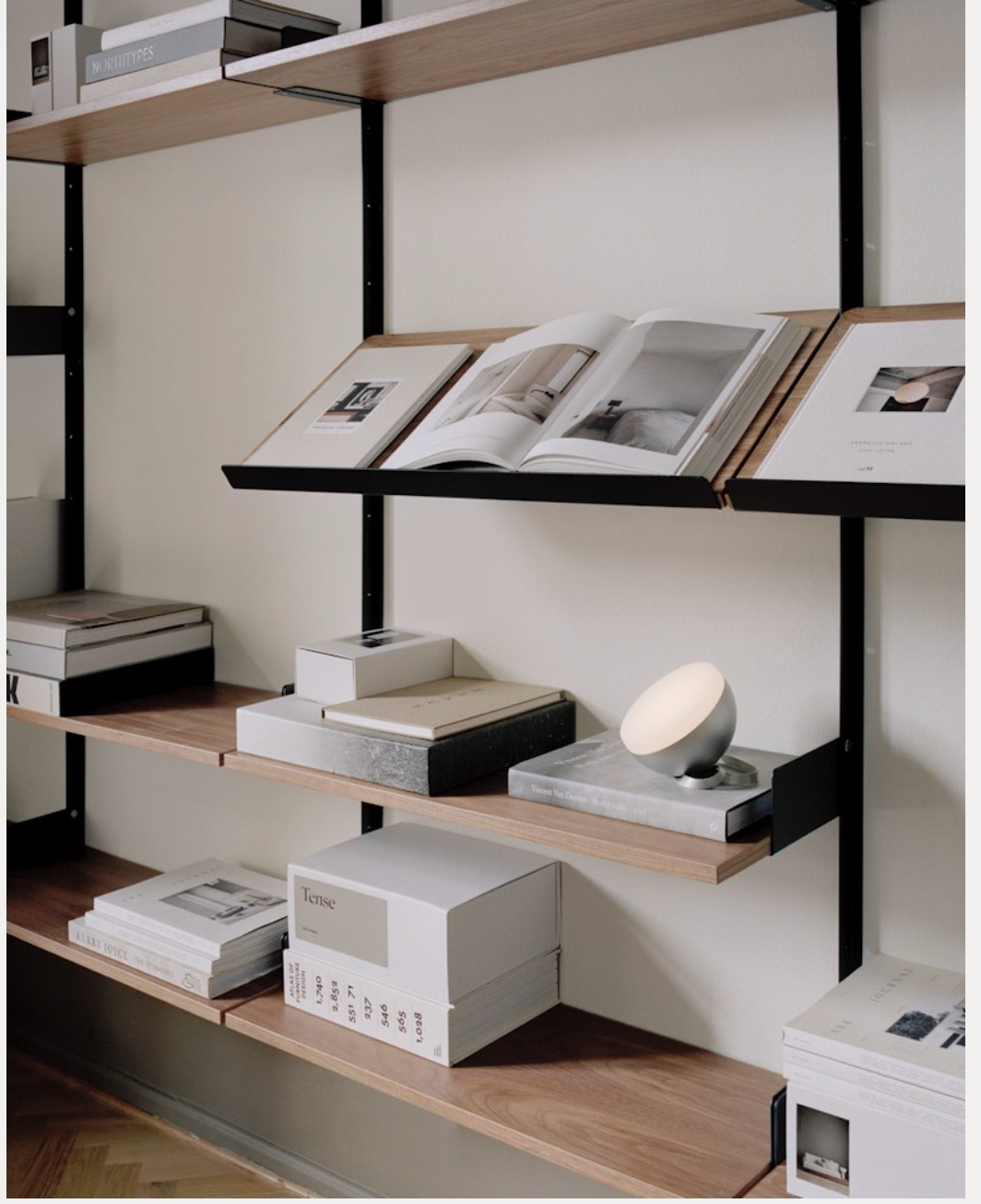 Display Shelf black/walnut