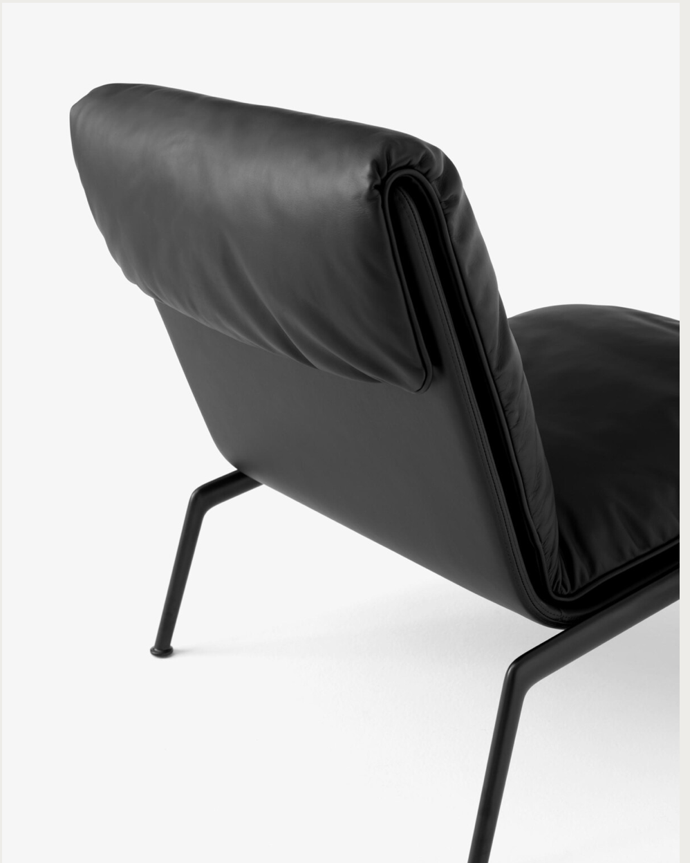 Muno LN18 Lounge chair Noble Black Leather