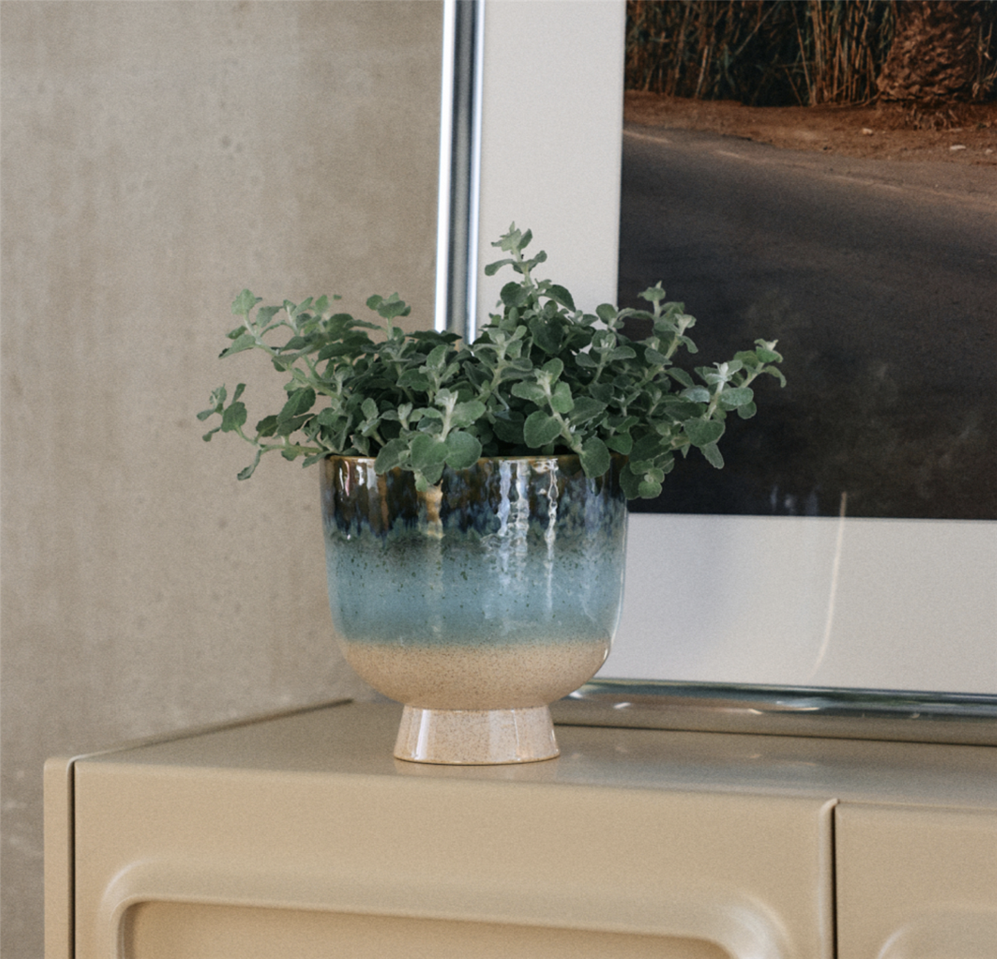 Retro flowerpot lagoon