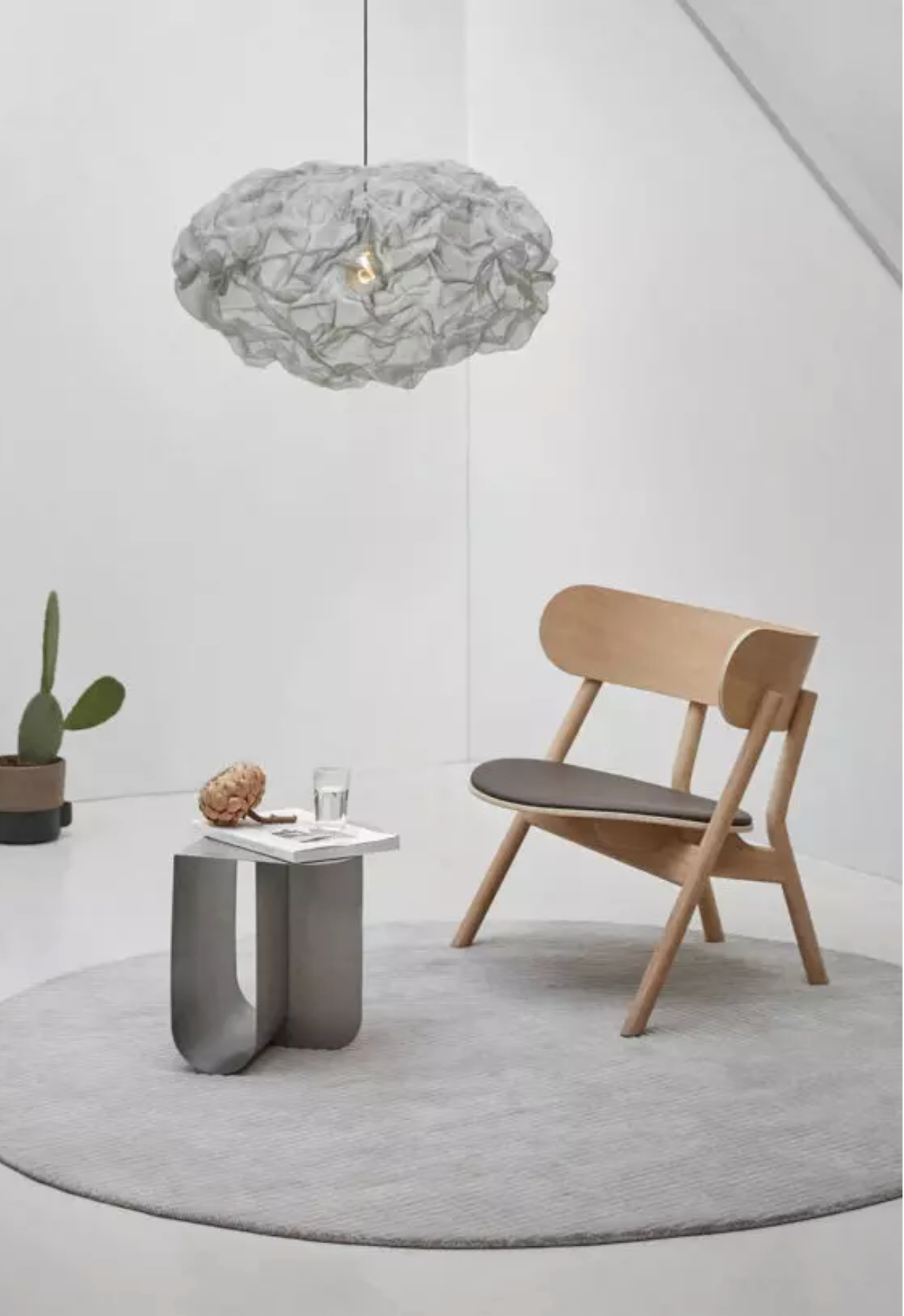 Mass side table Brushed brass