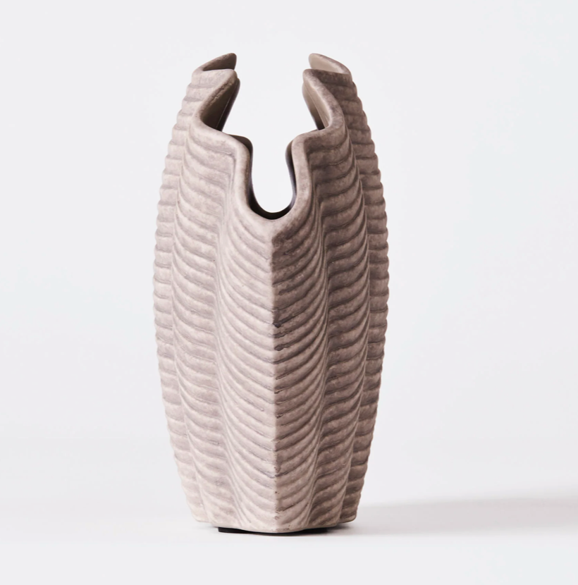 Concha vase large sand