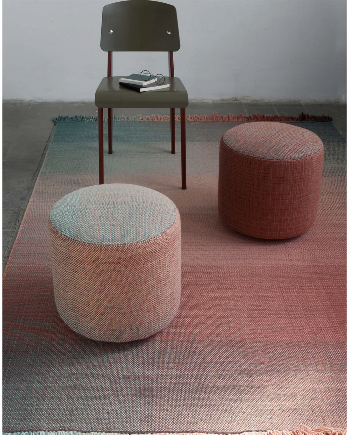 Shade Pouf 1A