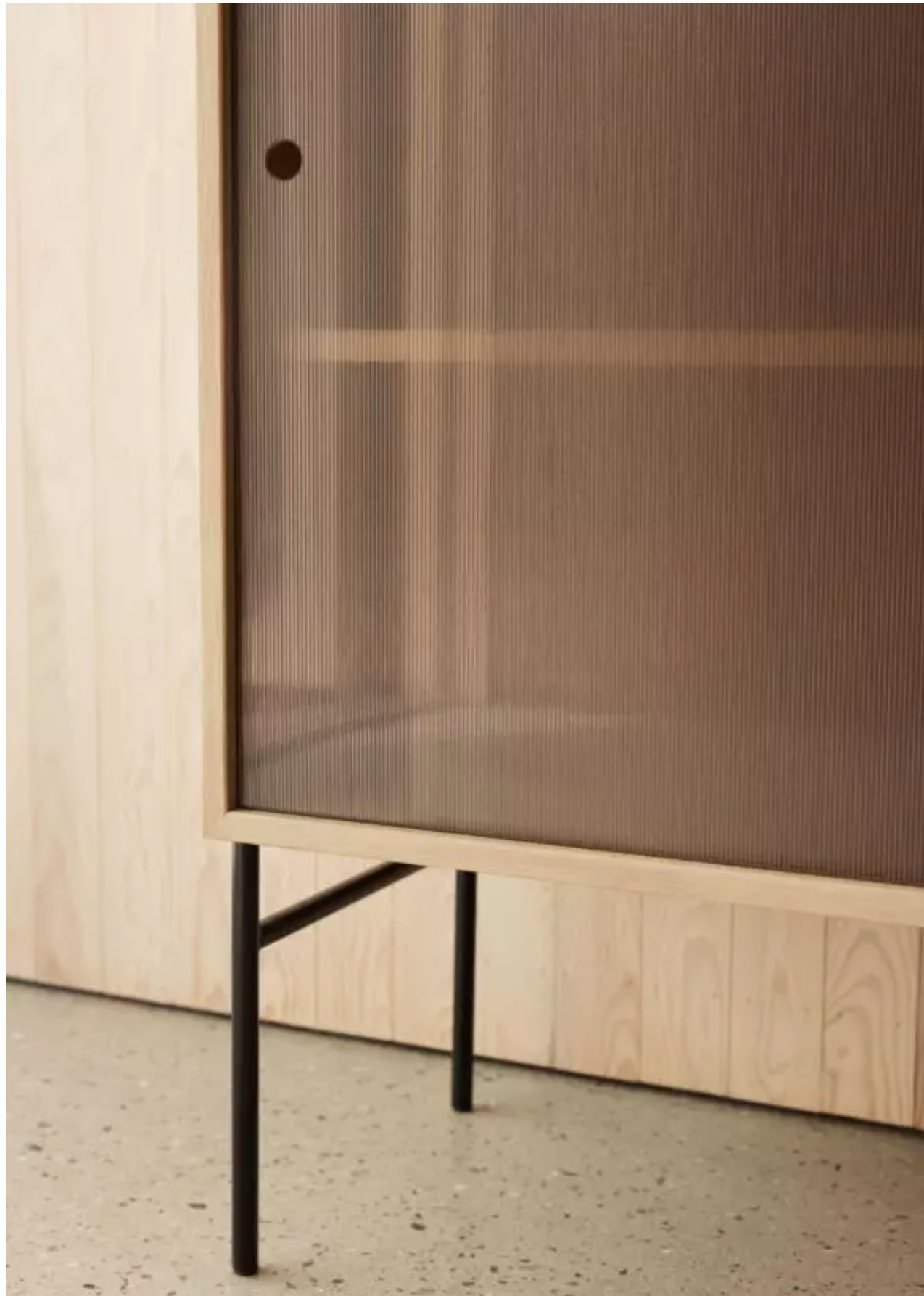 Hifive Glass cabinet light oiled oak