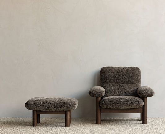 Brasilia lounge chair sheepskin root, dark stained oak