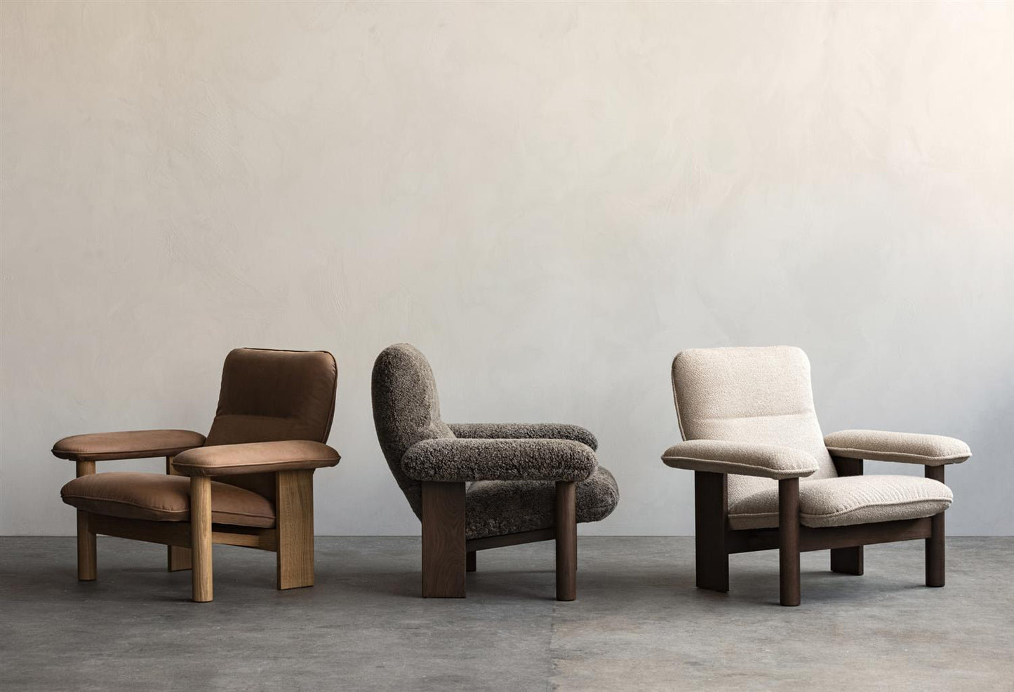 Brasilia lounge chair boucle 02, walnut