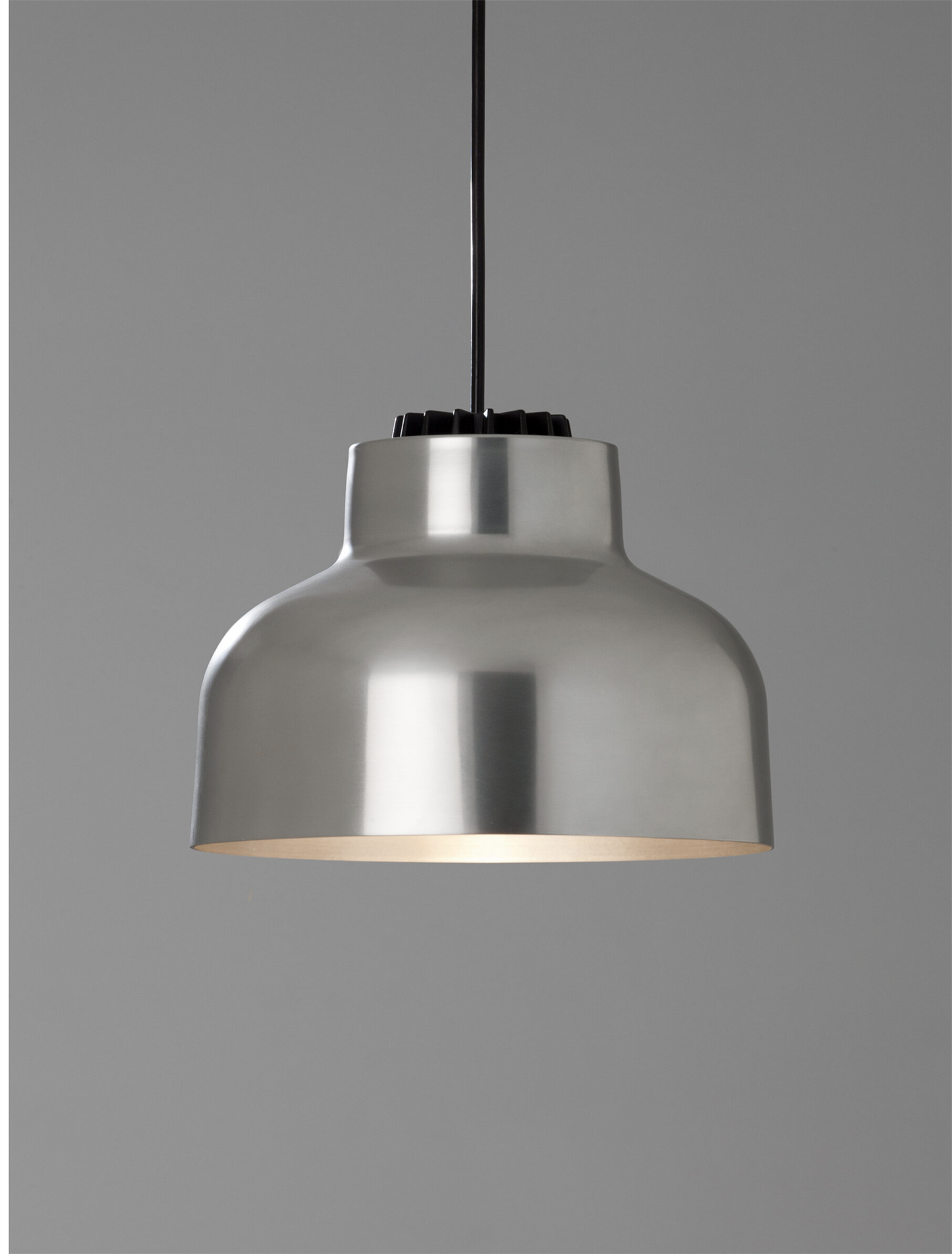 M64. H 16 cm Ø 22 cm Polished aluminium