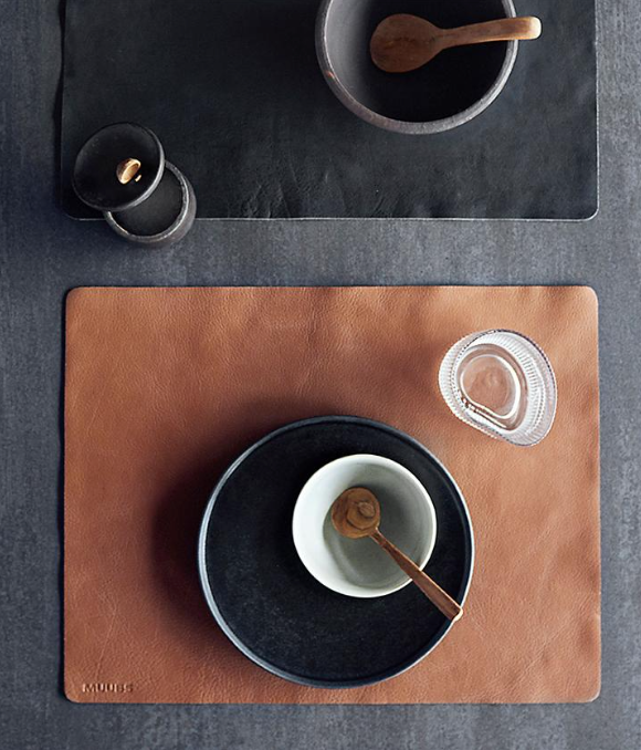 placemat cognac