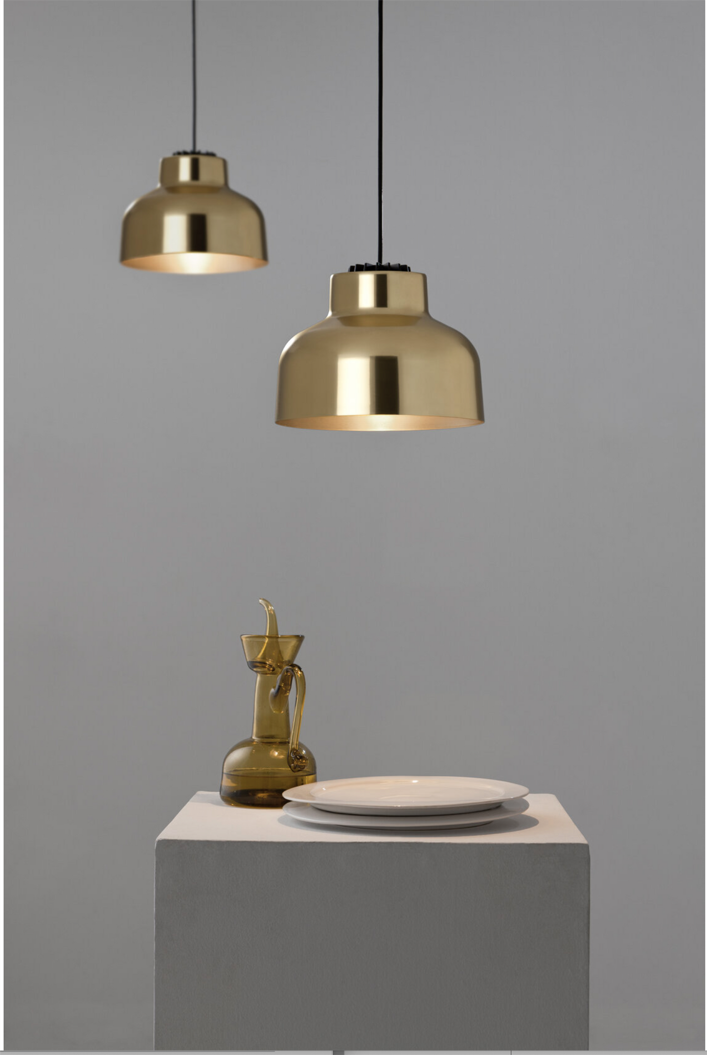 M64. H 16 cm Ø 22 cm Polished brass