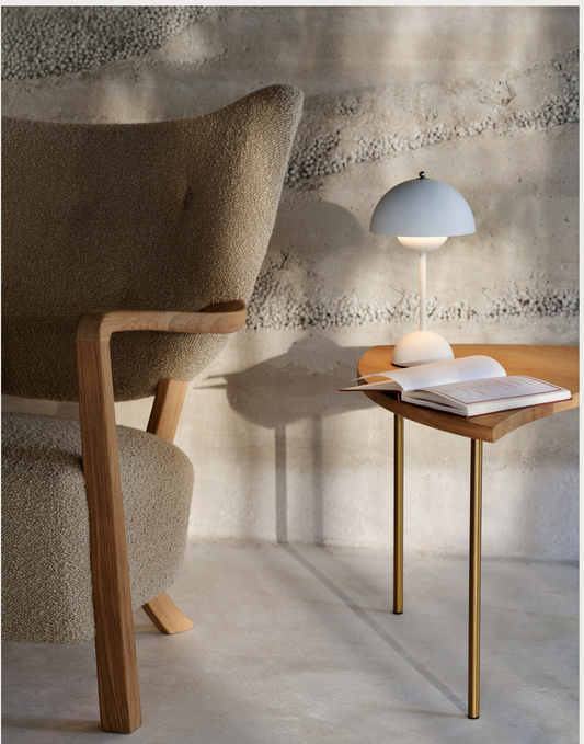 Pinwheel HM7 oiled oak w brass