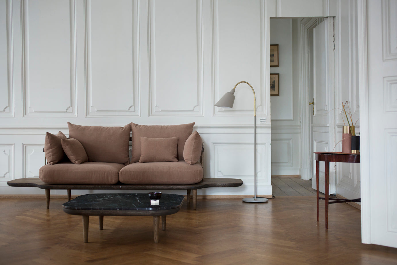 Fly Space Copenhagen SC5 sofabord - Smoked Oiled Oak w. honed Nero Marquina