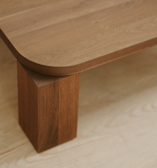 Atlas Coffee Table - Mørkoljet eik (82 x 82 cm)
