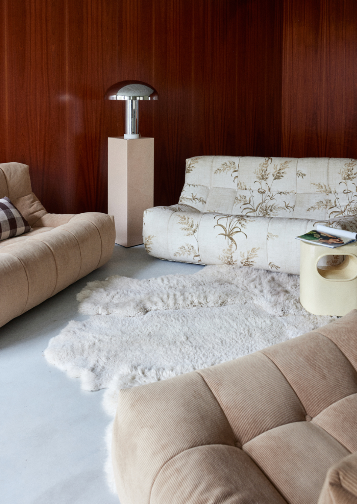 Lazy lounge bench reeds