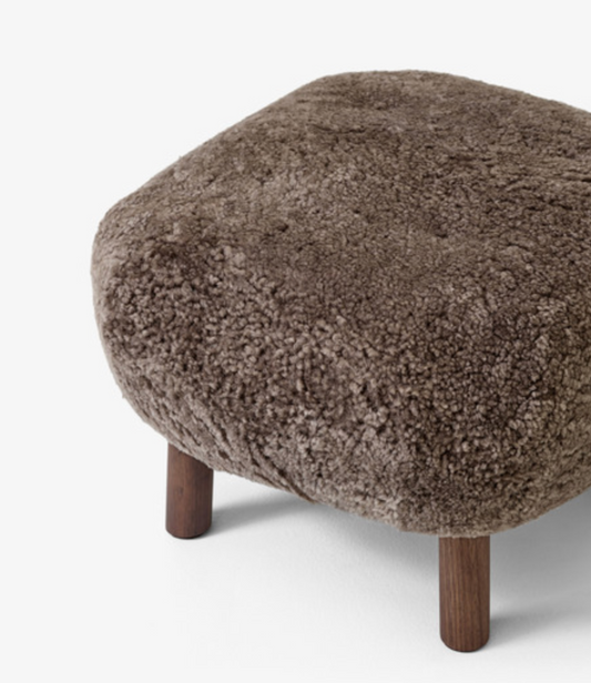 Pouf Little Petra ATD1 oiled walnut w/sheepskin Sahara 17mm