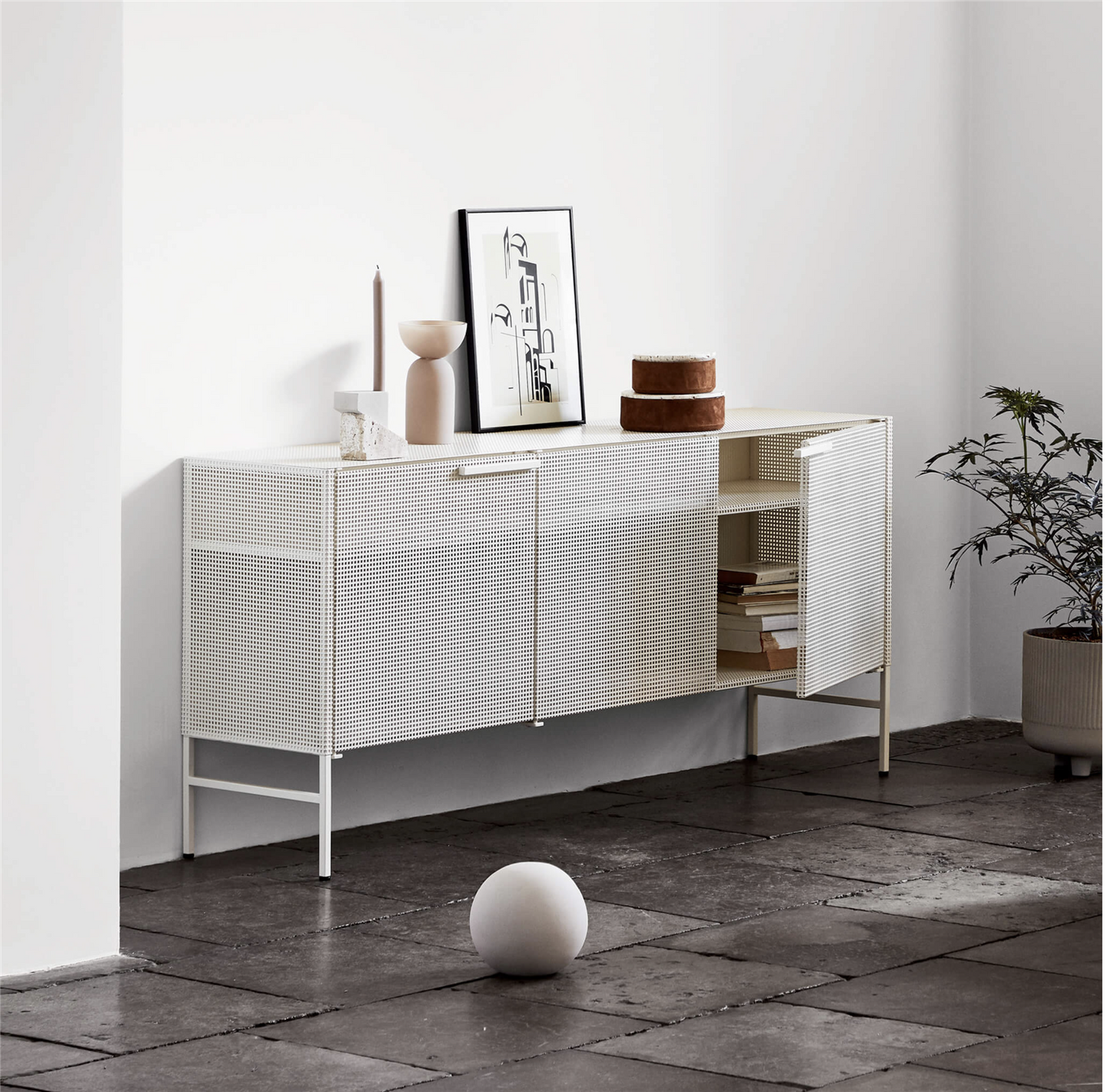 Grid sideboard beige