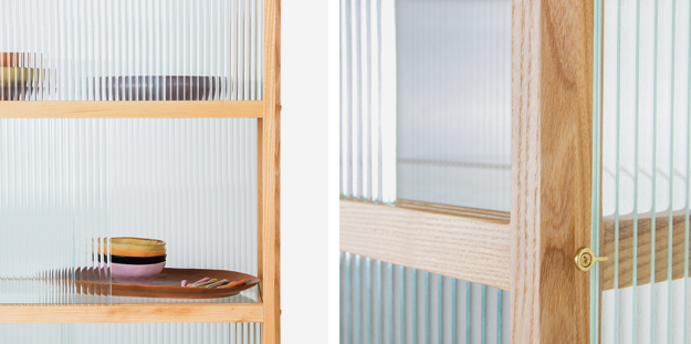 display cabinet ribbed glass natural