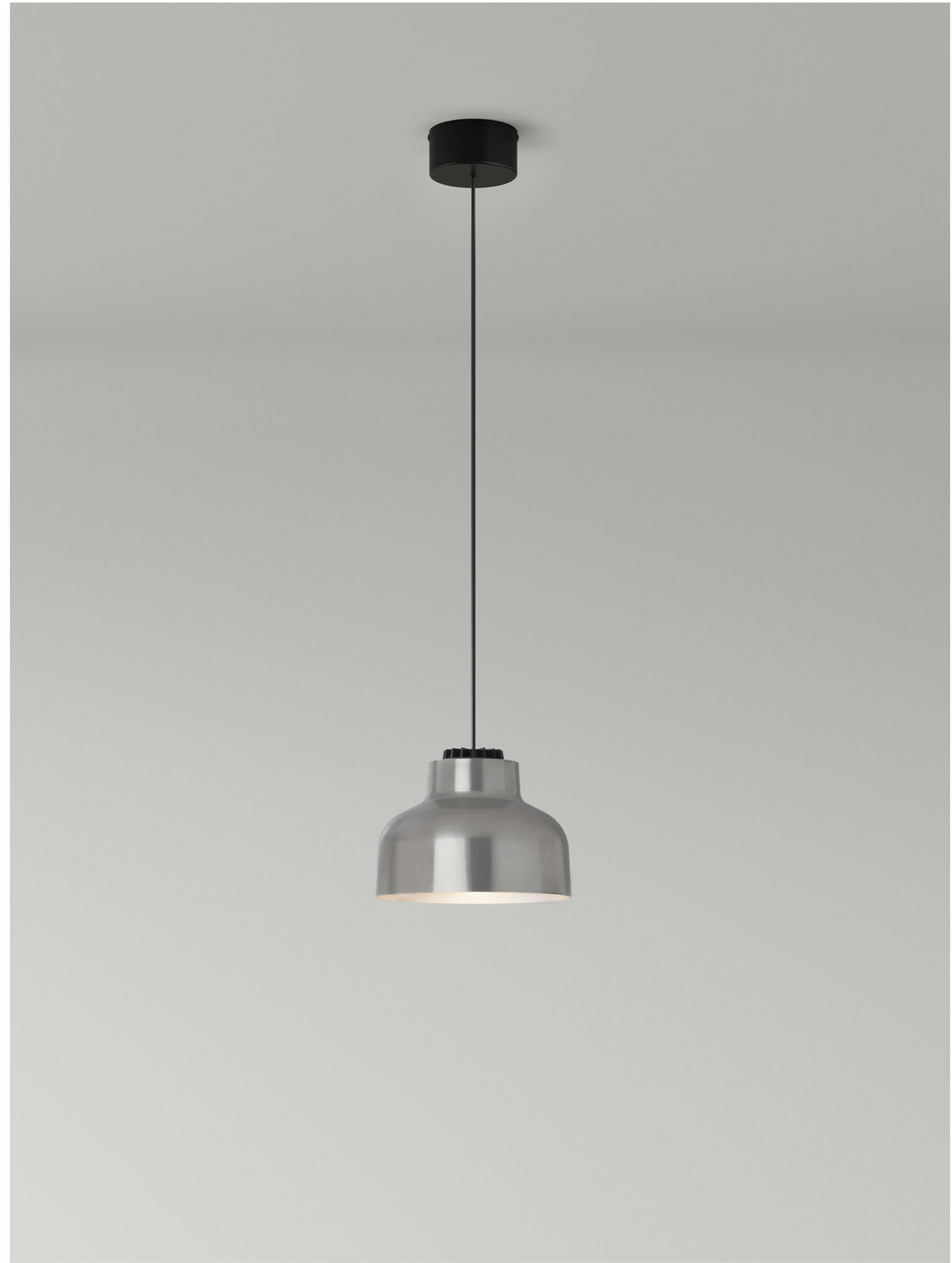 M64. H 16 cm Ø 22 cm Polished aluminium