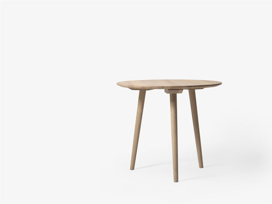 In between SK3 table oiled oak ø90cm