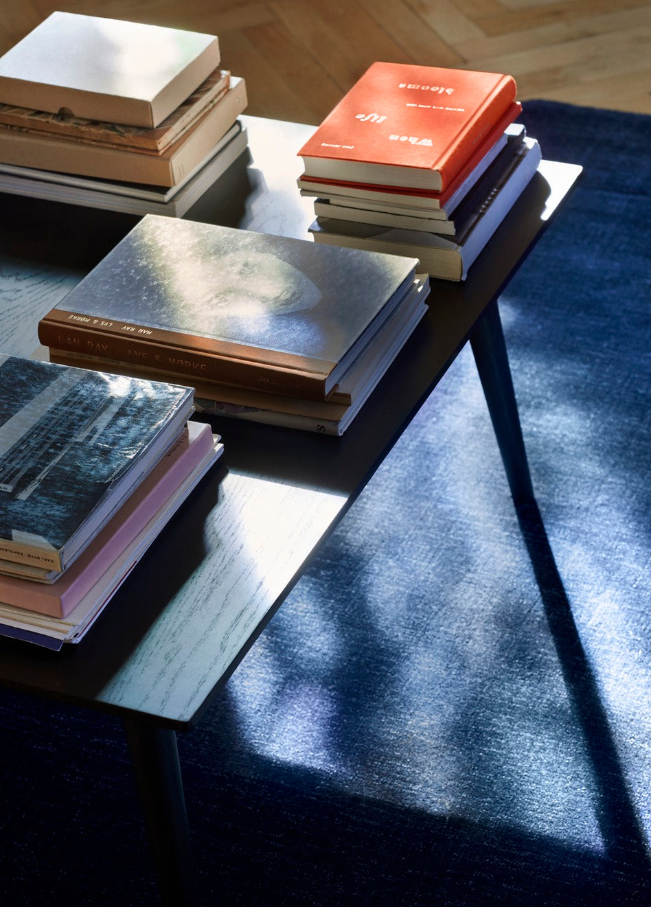 In Between lounge table SK24 sofabord - black lacquered oak