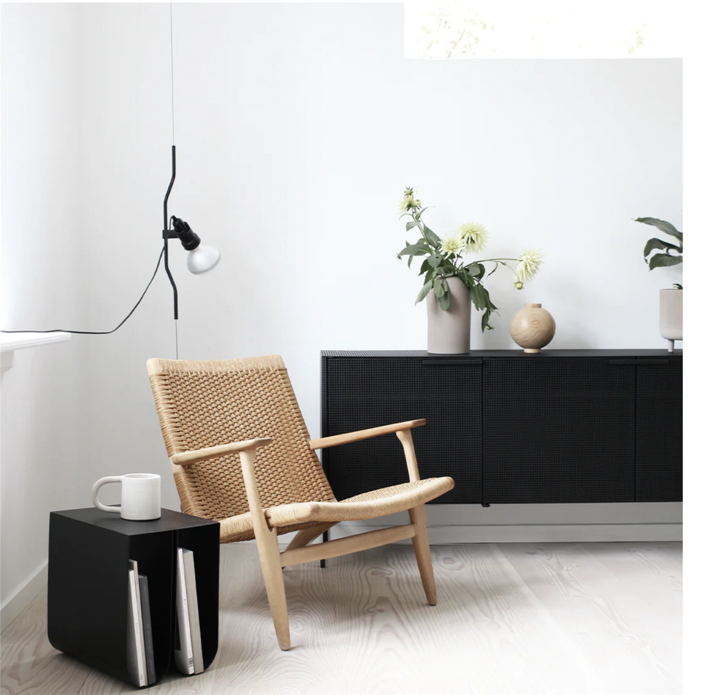 Grid sideboard black steel