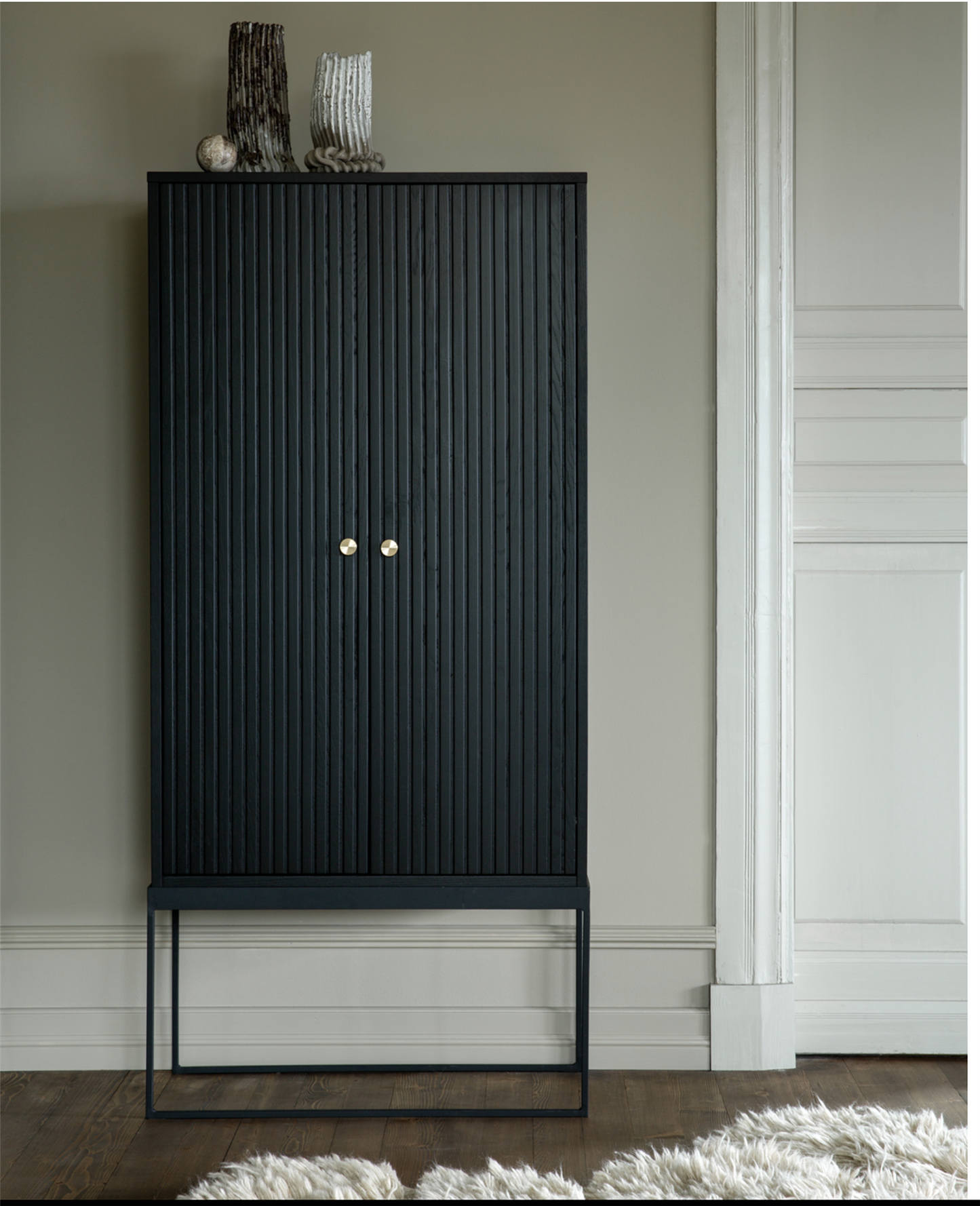 Dis cabinet wenge oak grooved doors