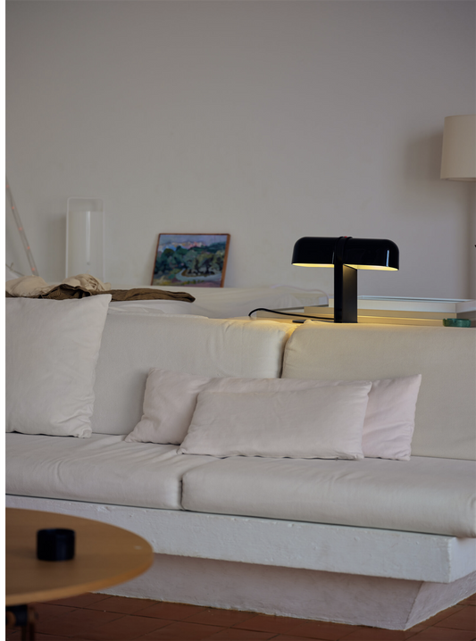 Duo. B 35,8 cm H 27,5 cm Opaque black