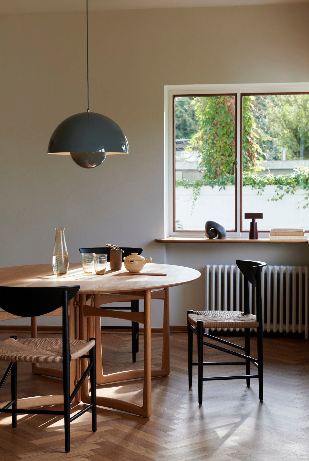Drawn HM3 Hvidt&Mølgaard 1965 Black lacquered oak