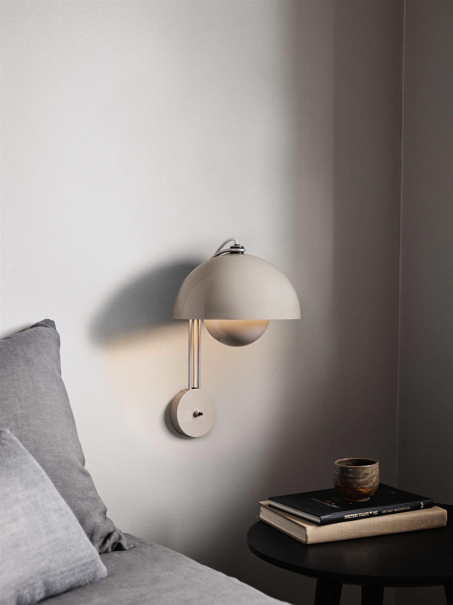 Flowerpot vp8 wall lamp mustard