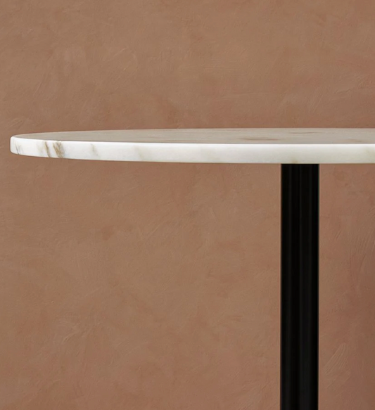 Harbour Column Dining Table / Star Base / Black, Off White Marble / Ø60