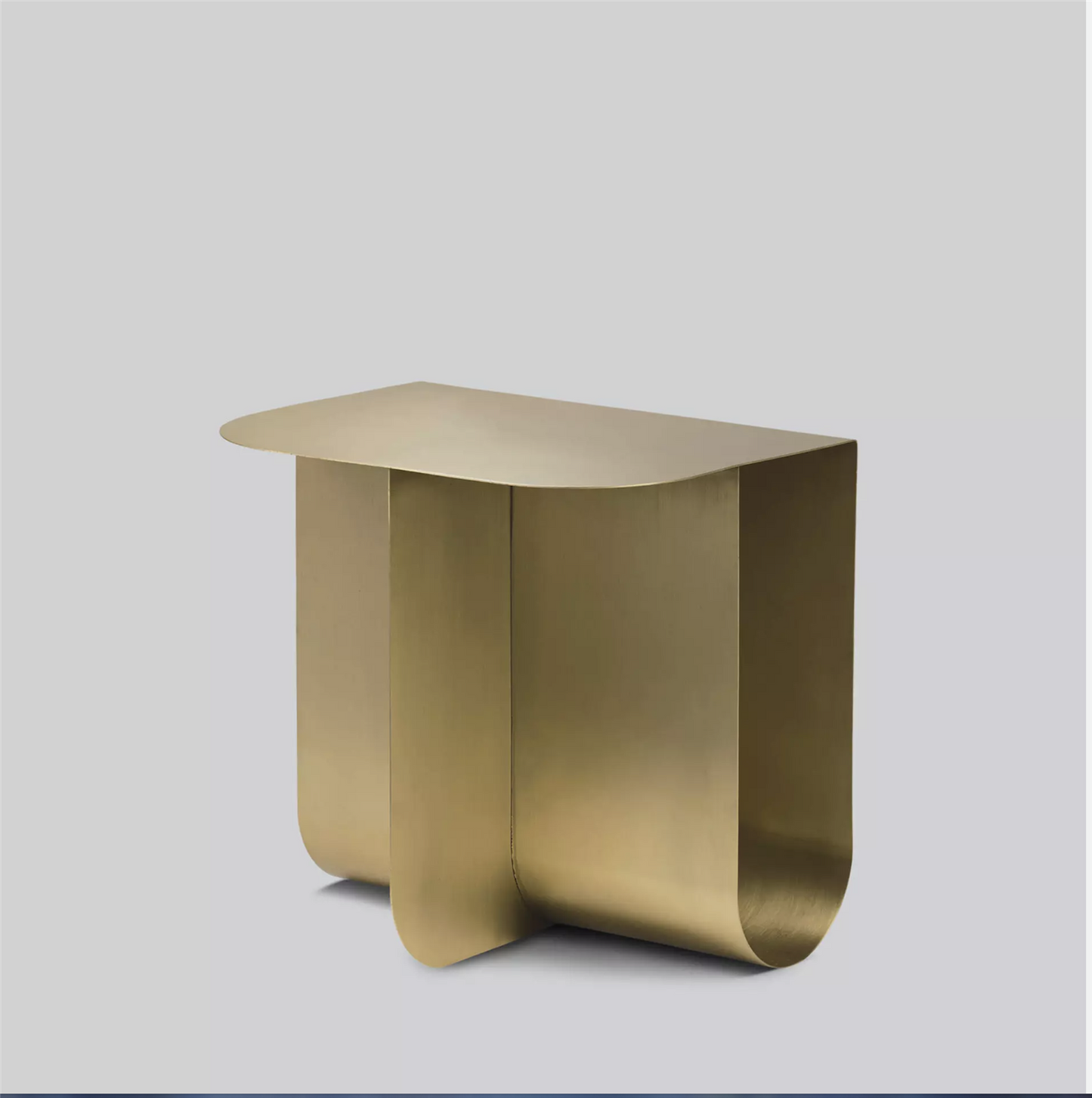 Mass side table Brushed brass