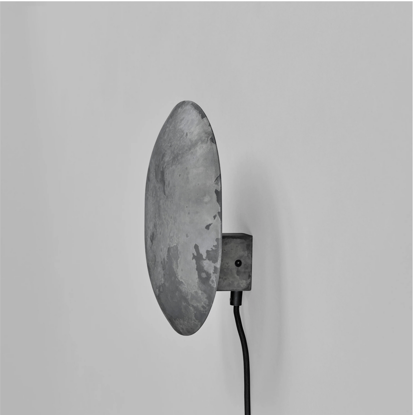 Clam Wall Lamp- Oxidized