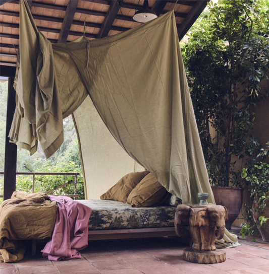 Bed canopy morning dew