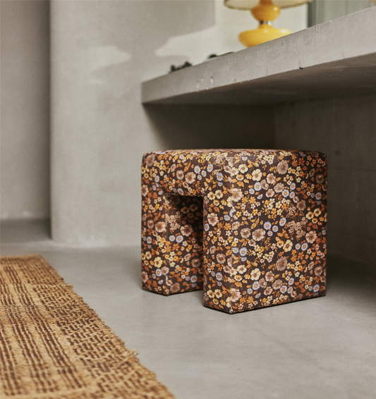 lobby stool bloom