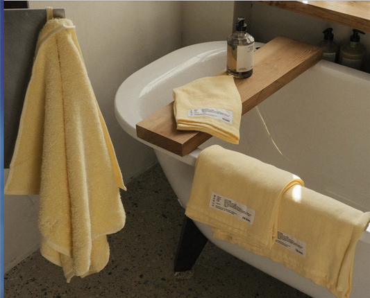 LIGHT TOWEL | PALE YELLOW | BATH TOWEL