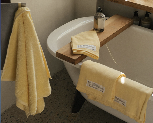 LIGHT TOWEL | PALE YELLOW | BATH SHEET