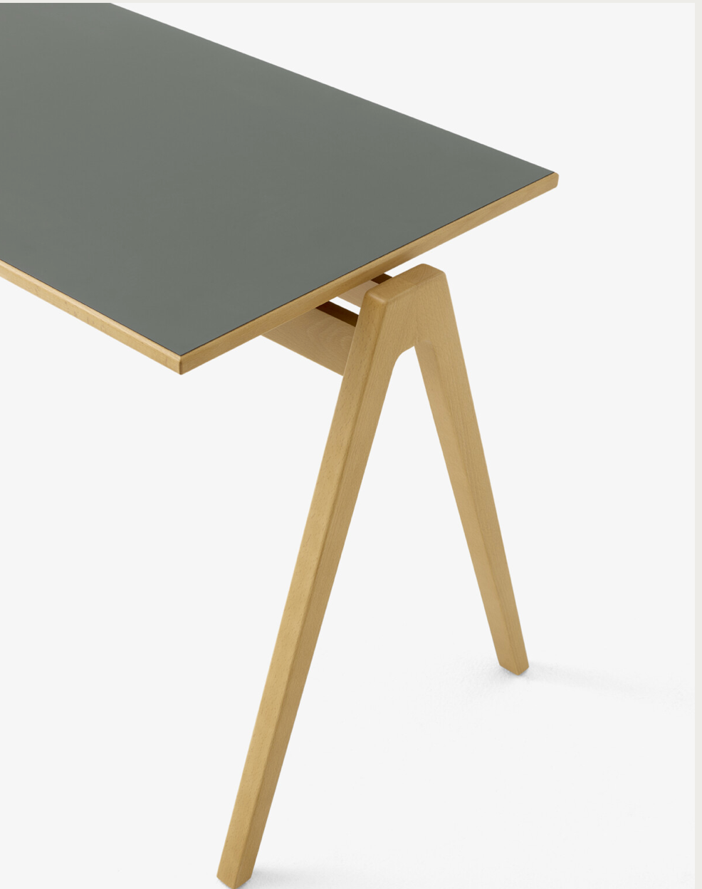 Daystak Table RD2 Beech & Fenix Nano Laminate