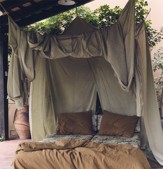 Bed canopy morning dew