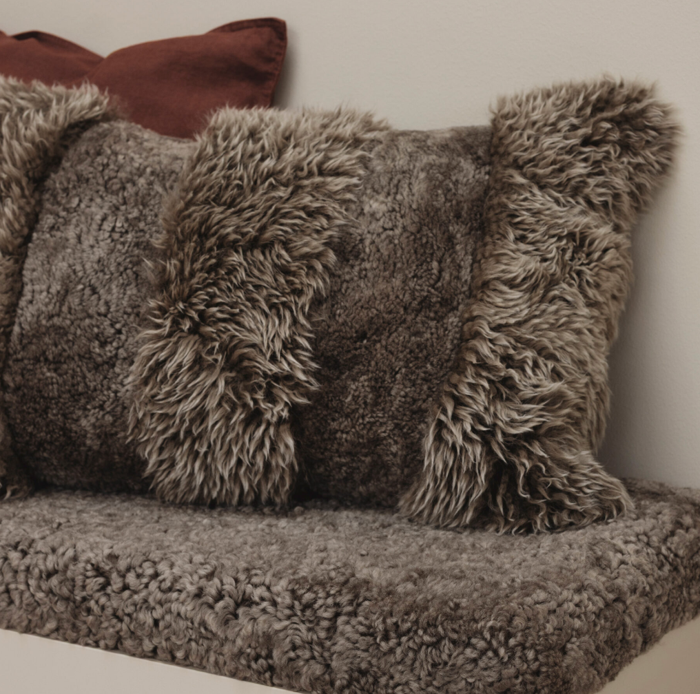 Dune lammeskinnpute sahara 40x60cm