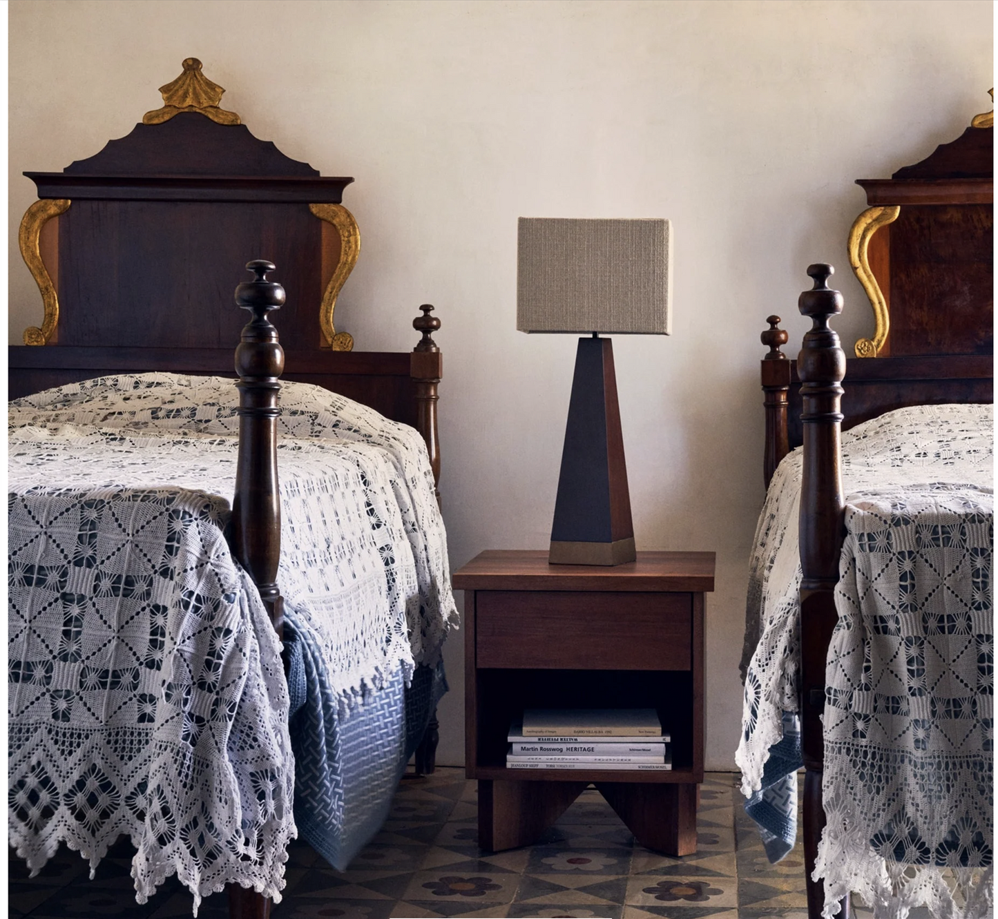 V BEDSIDE TABLE WALNUT