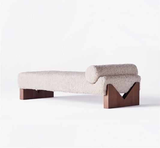 V Daybed Sheepskin