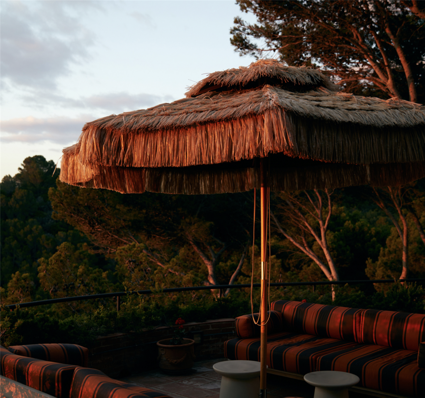 Raffia patio umbrella