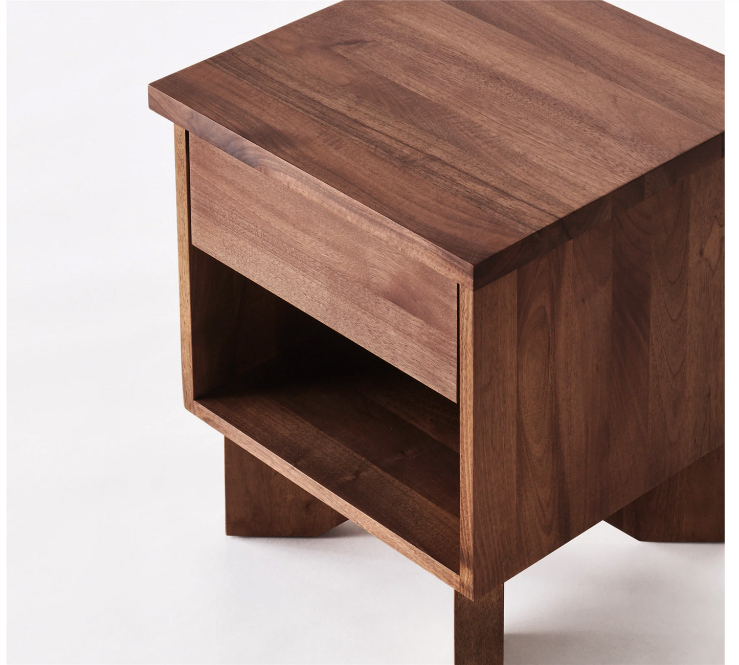 V BEDSIDE TABLE WALNUT