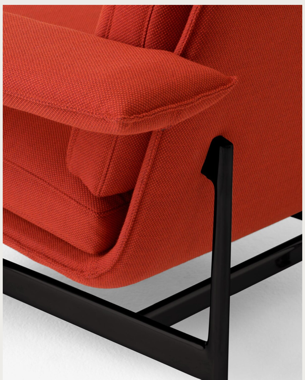 Meantime AV29 Lounge chair. Fiord 0571