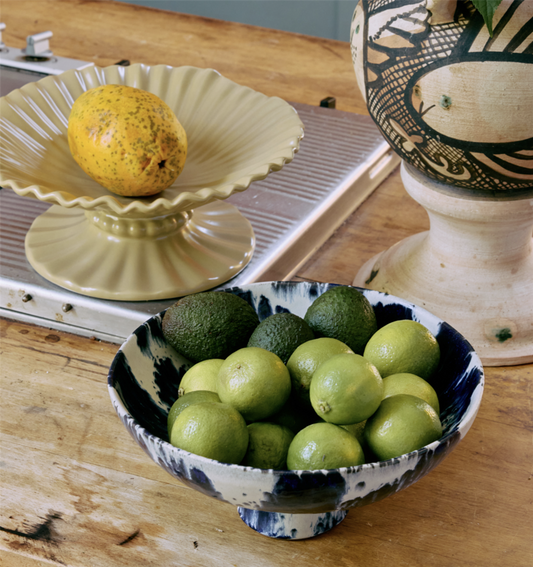 Ceramic bowl on base Indigo