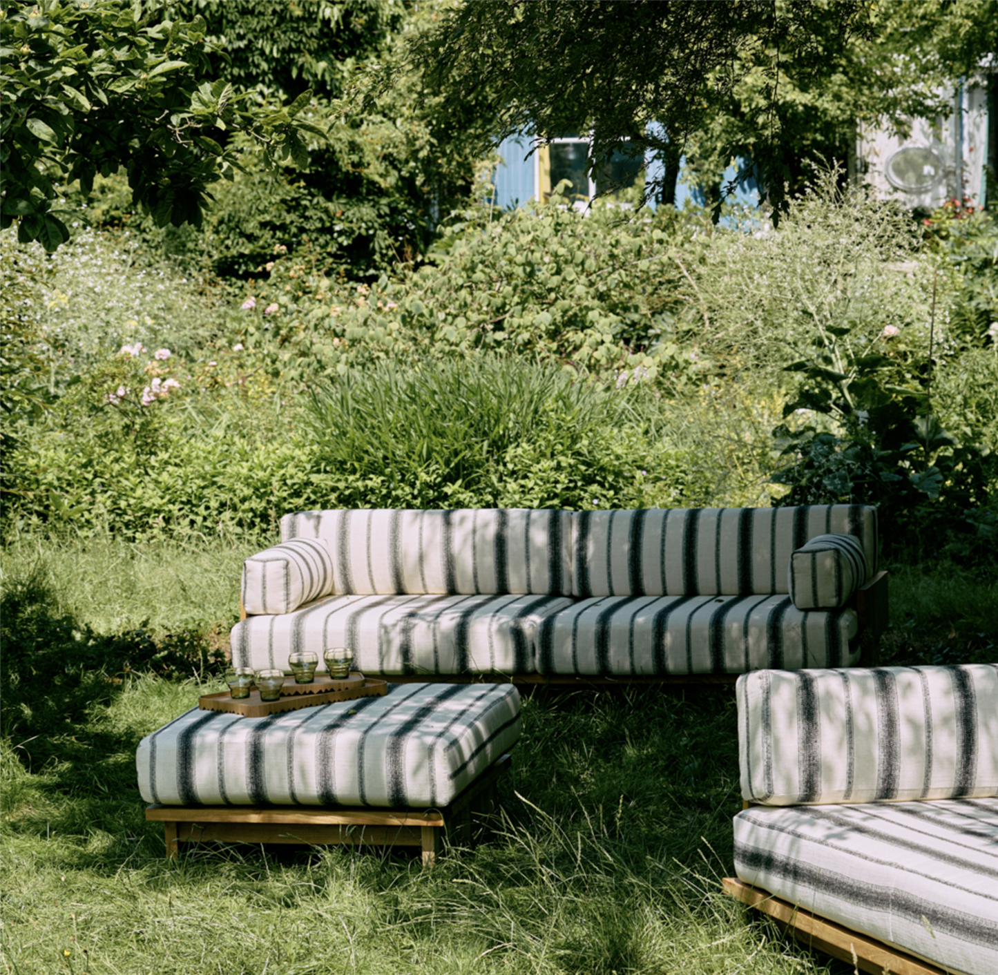 Outdoor Sofa Teak Chalkstripe