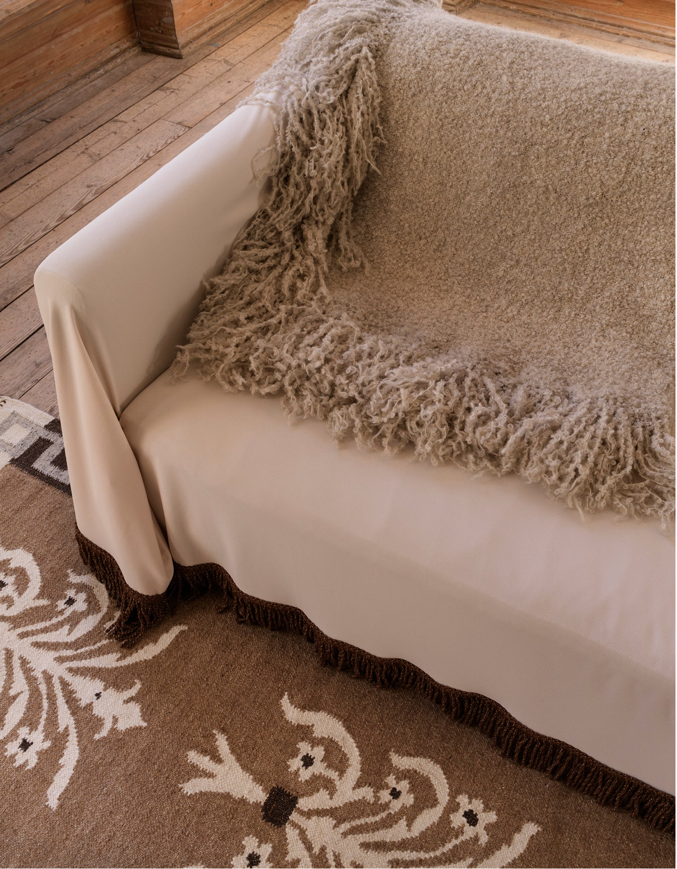 Beige Throw 140x180cm