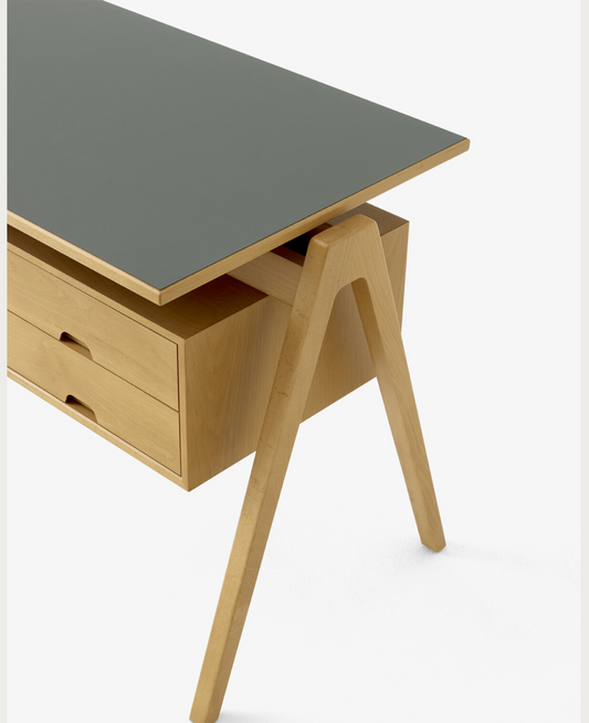 Daystak Desk RD3 Beech & Fenix Nano Laminate